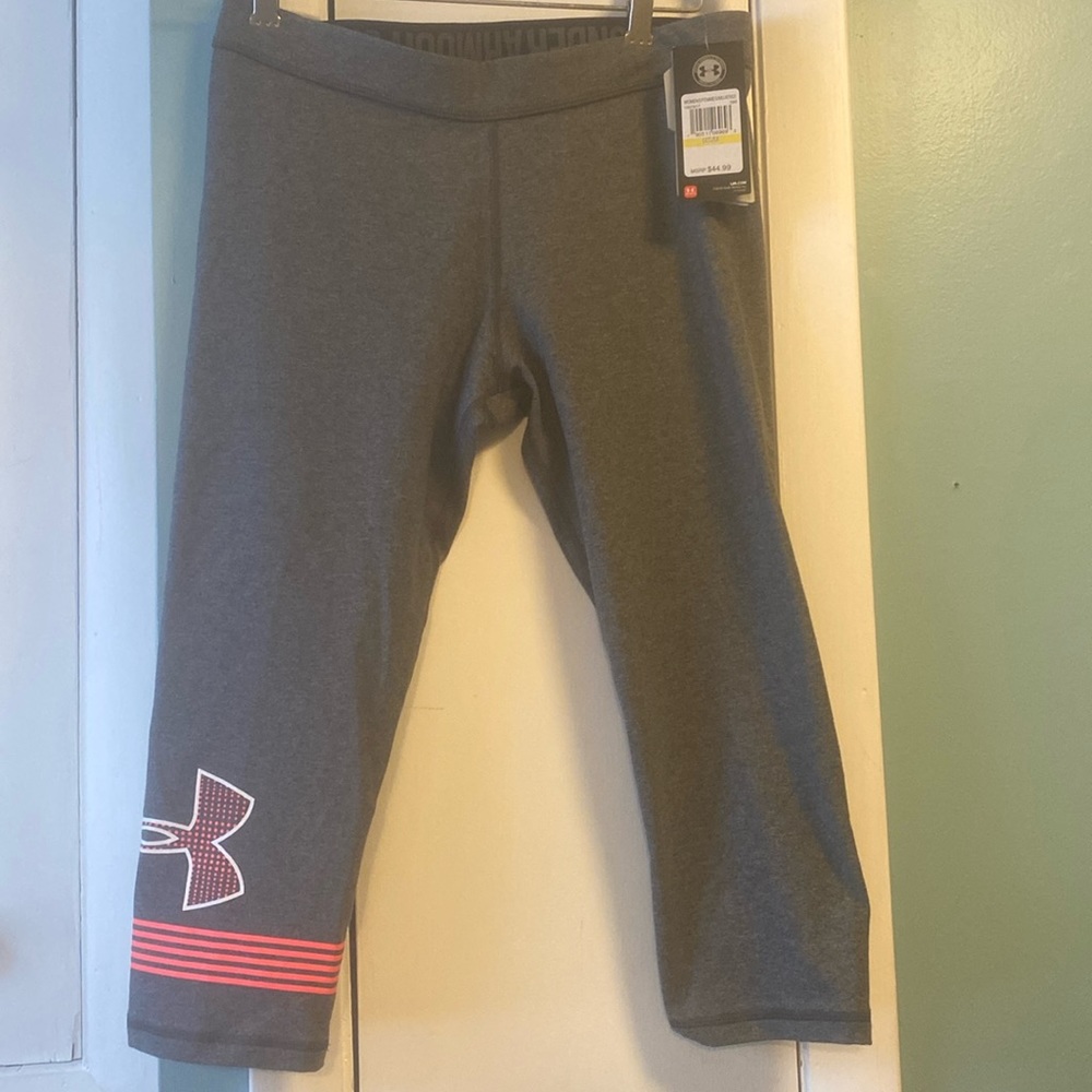 NWT Under Armour capri size medium